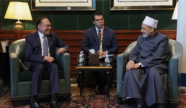 2002 PM   SHEIKH AL AZHAR