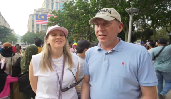 3108 HKHM REAX PENGUNJUNG DAN PELANCONG 4 ABE DE WILDT