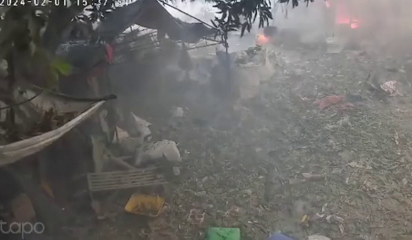 0502 BD FILIPINA KILANG MERCUN MELETUP 2