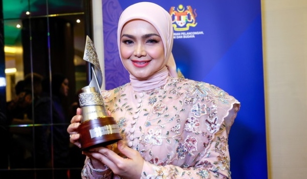 1711 HI SITI BIDUANITA 3